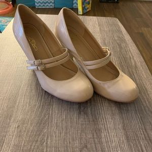 Nude Mary Jane Pumps